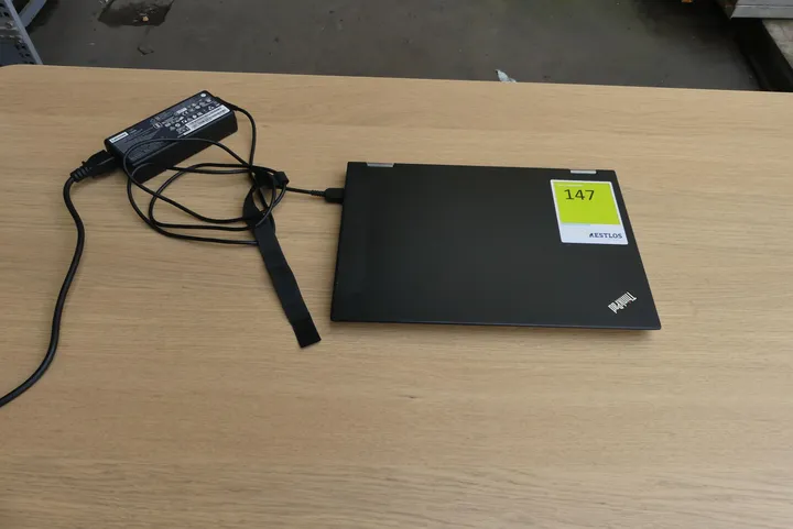 Lenovo ThinkPad Modell: X380 Yoga